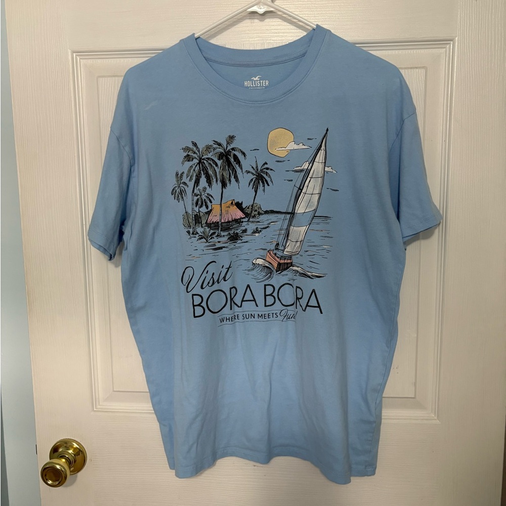 Hollister T-Shirt- Size Small